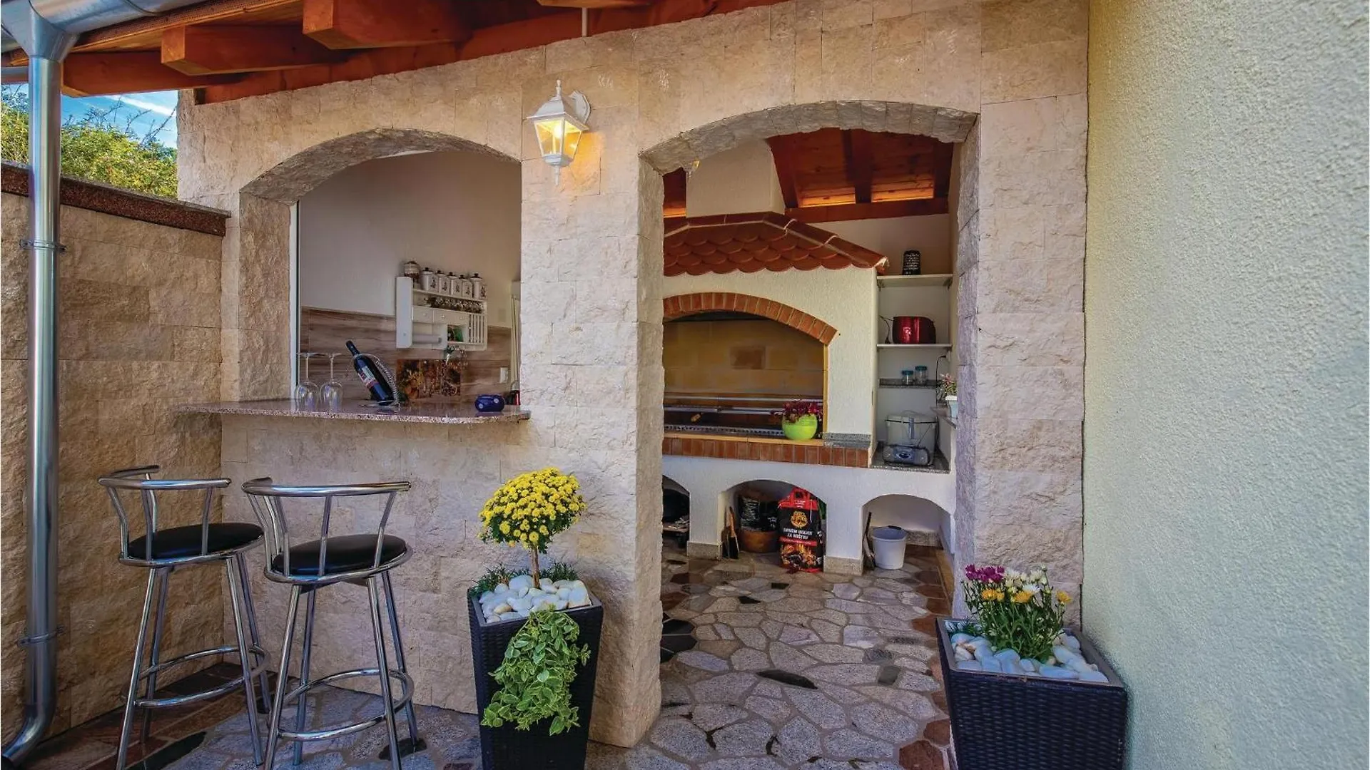 Cozy Apartment In Crikvenica With Wifi